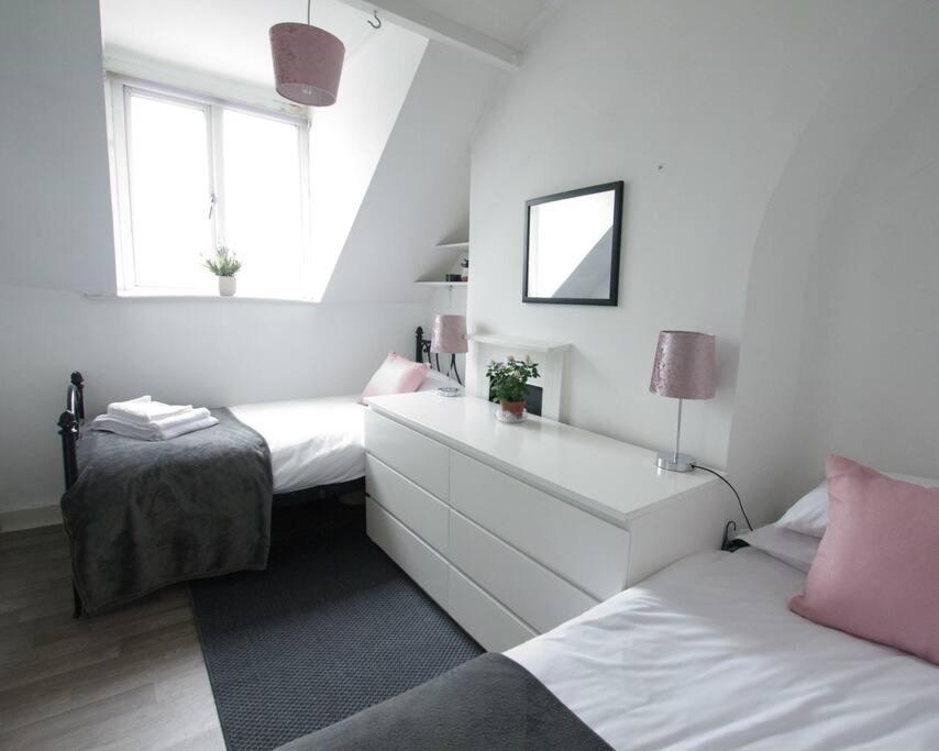 City Centre 4 Bedroom House Винчестер Экстерьер фото